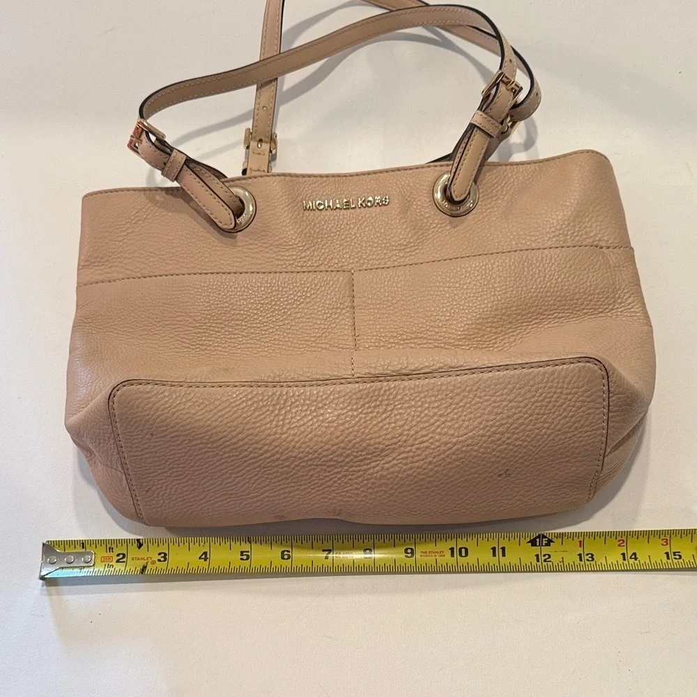Michael Kors Beige Leather Shoulder Bag